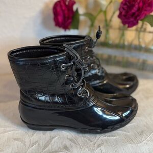 Women's‎ Seven7 Duck Boots
Goose Wool Rubber Ankle Booties size 6 Fleece Lined